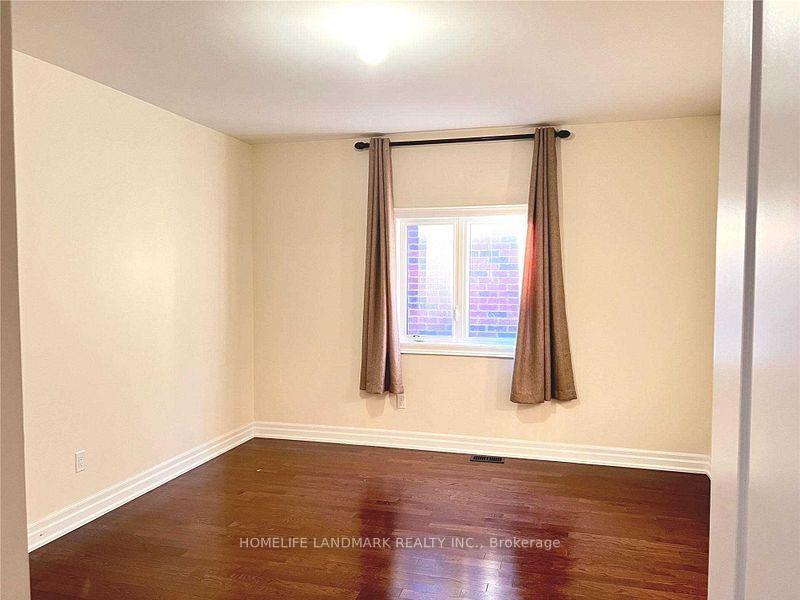 Photo 15 of 111 Hamster Crescent, Aurora, Rural Aurora — HOMEH