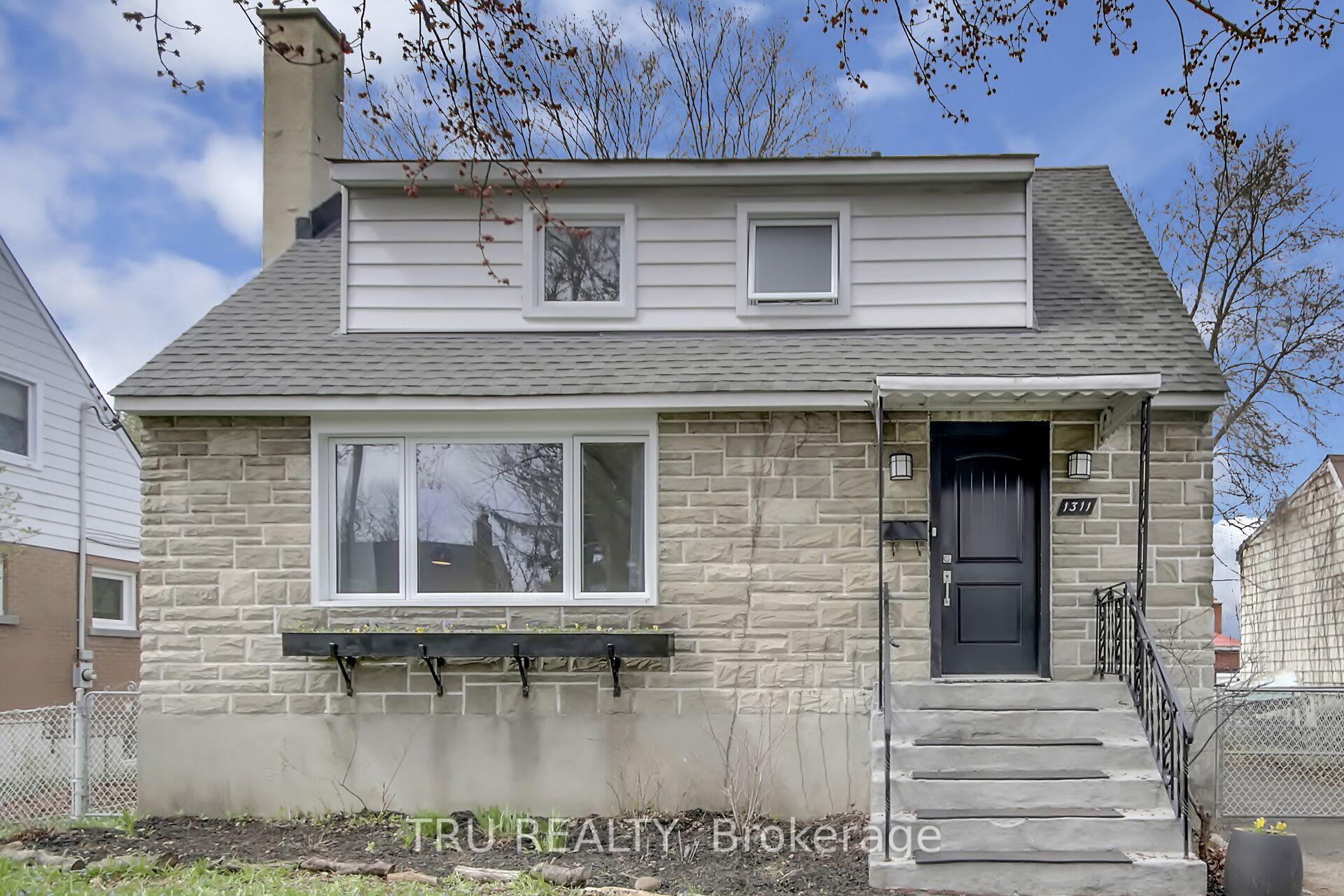 Photo 1 of 1311 Laperriere Avenue, Ottawa, Carlington — HOMEH