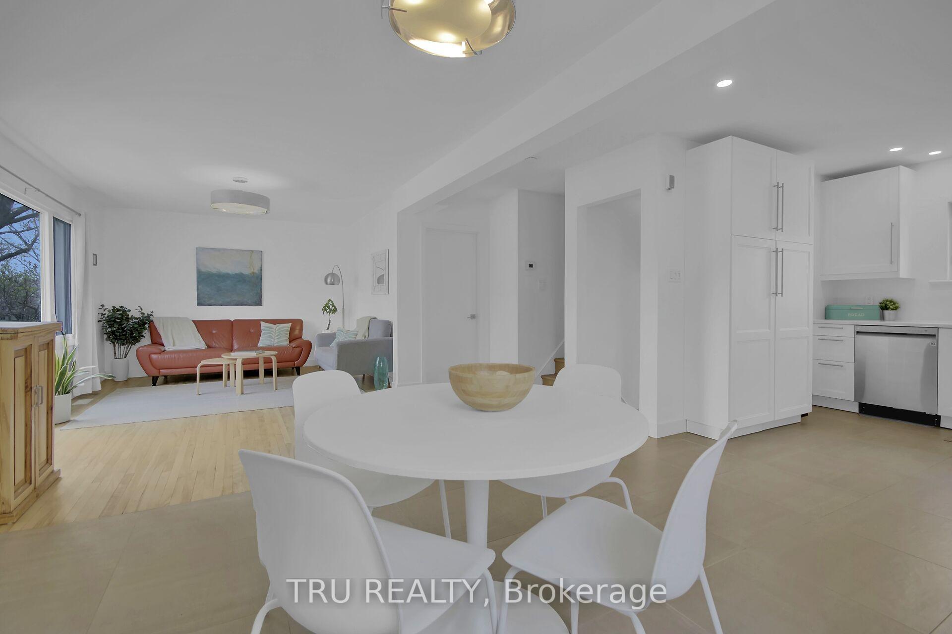 Photo 3 of 1311 Laperriere Avenue, Ottawa, Carlington — HOMEH