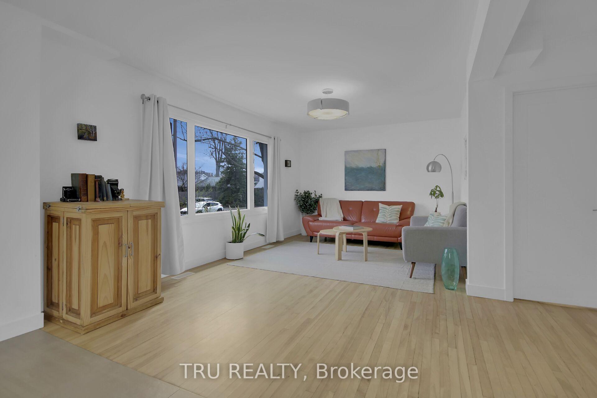 Photo 6 of 1311 Laperriere Avenue, Ottawa, Carlington — HOMEH