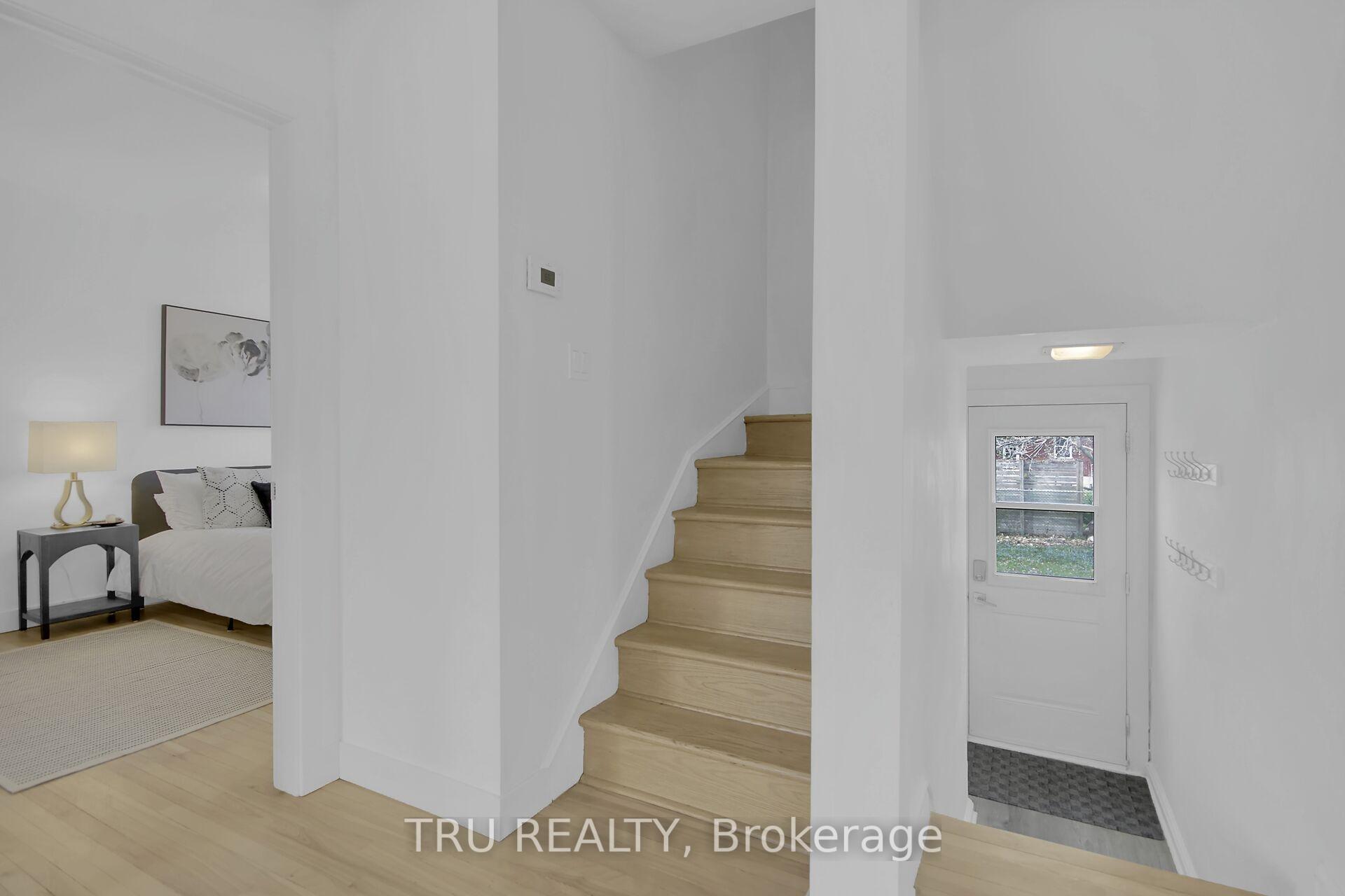Photo 8 of 1311 Laperriere Avenue, Ottawa, Carlington — HOMEH