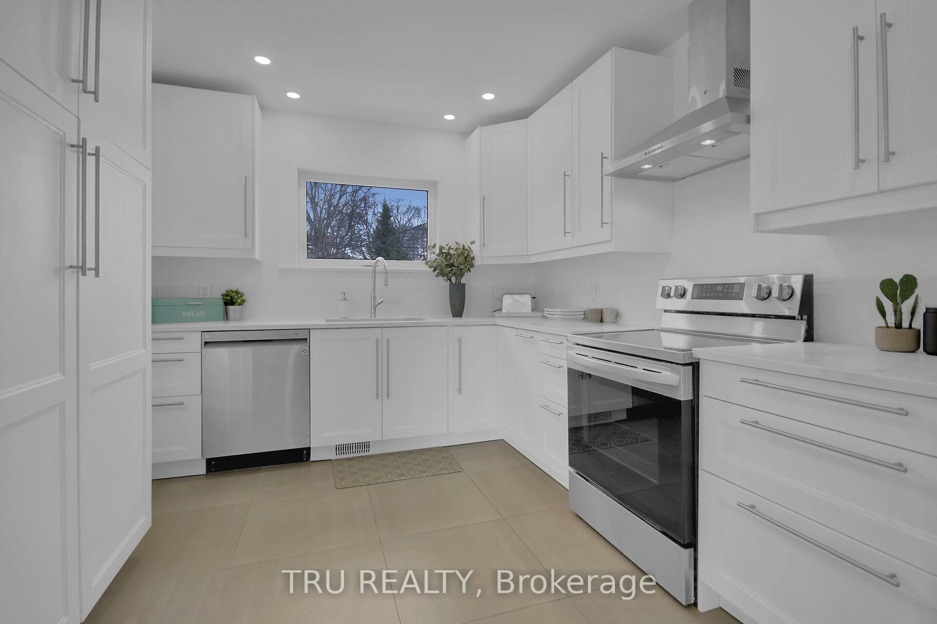 Photo 13 of 1311 Laperriere Avenue, Ottawa, Carlington — HOMEH