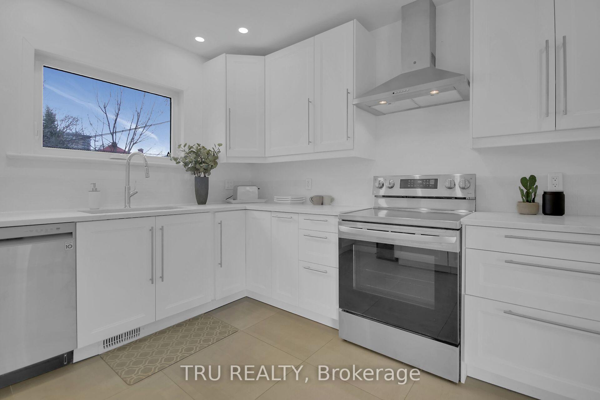Photo 14 of 1311 Laperriere Avenue, Ottawa, Carlington — HOMEH