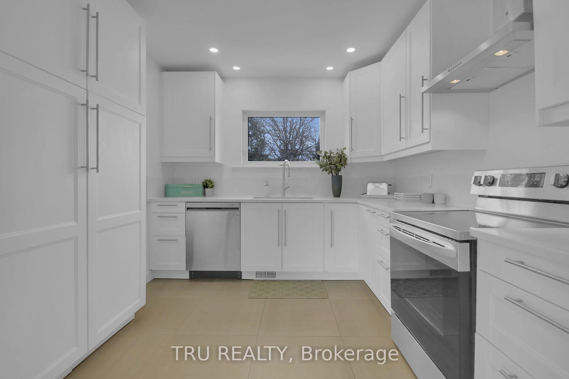 Photo 16 of 1311 Laperriere Avenue, Ottawa, Carlington — HOMEH