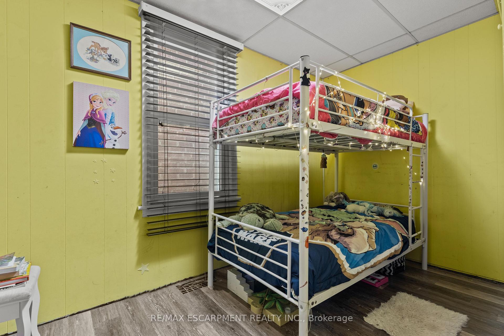 Photo 18 of 30 Frederick Avenue, Hamilton, Crown Point — HOMEH