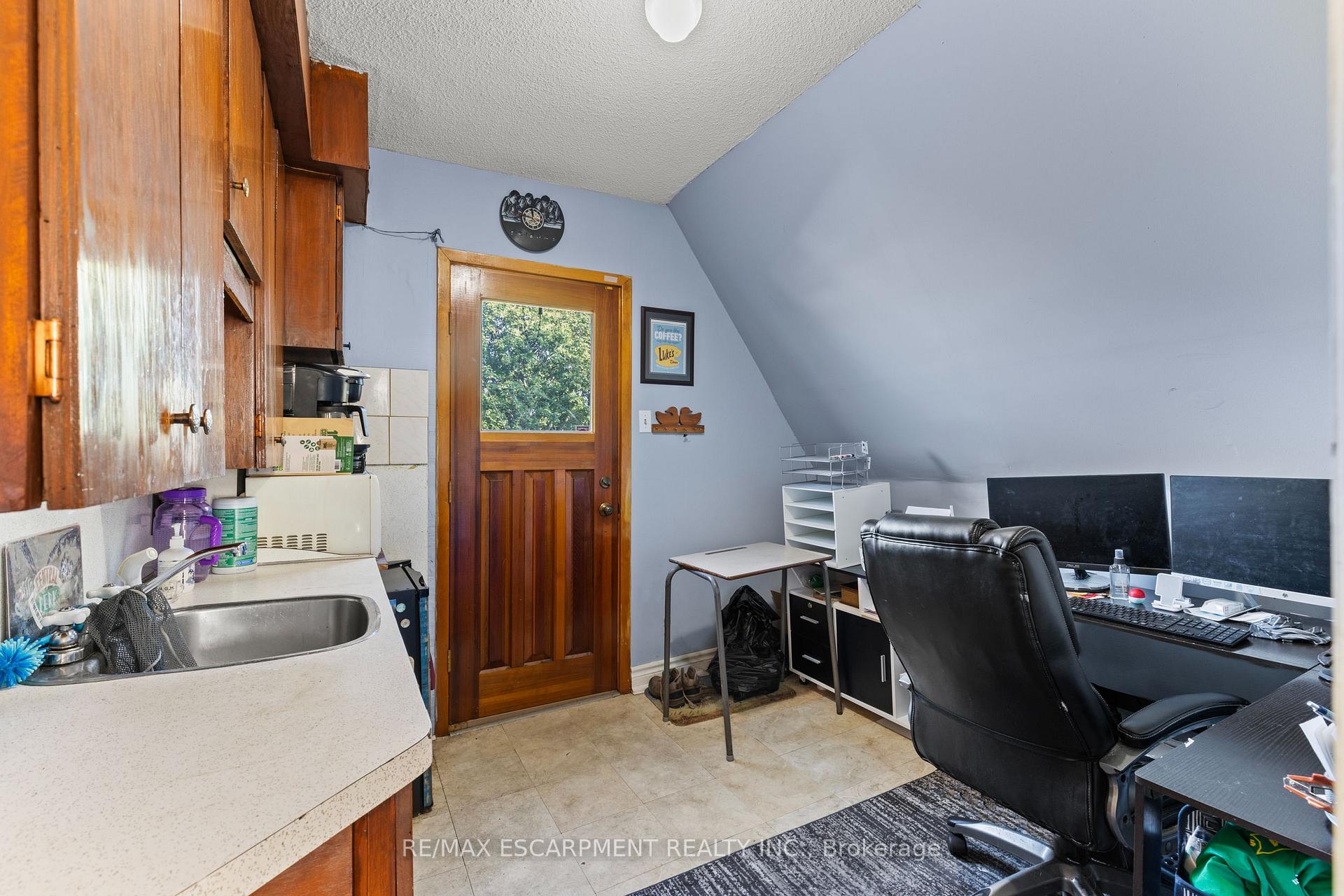 Photo 21 of 30 Frederick Avenue, Hamilton, Crown Point — HOMEH