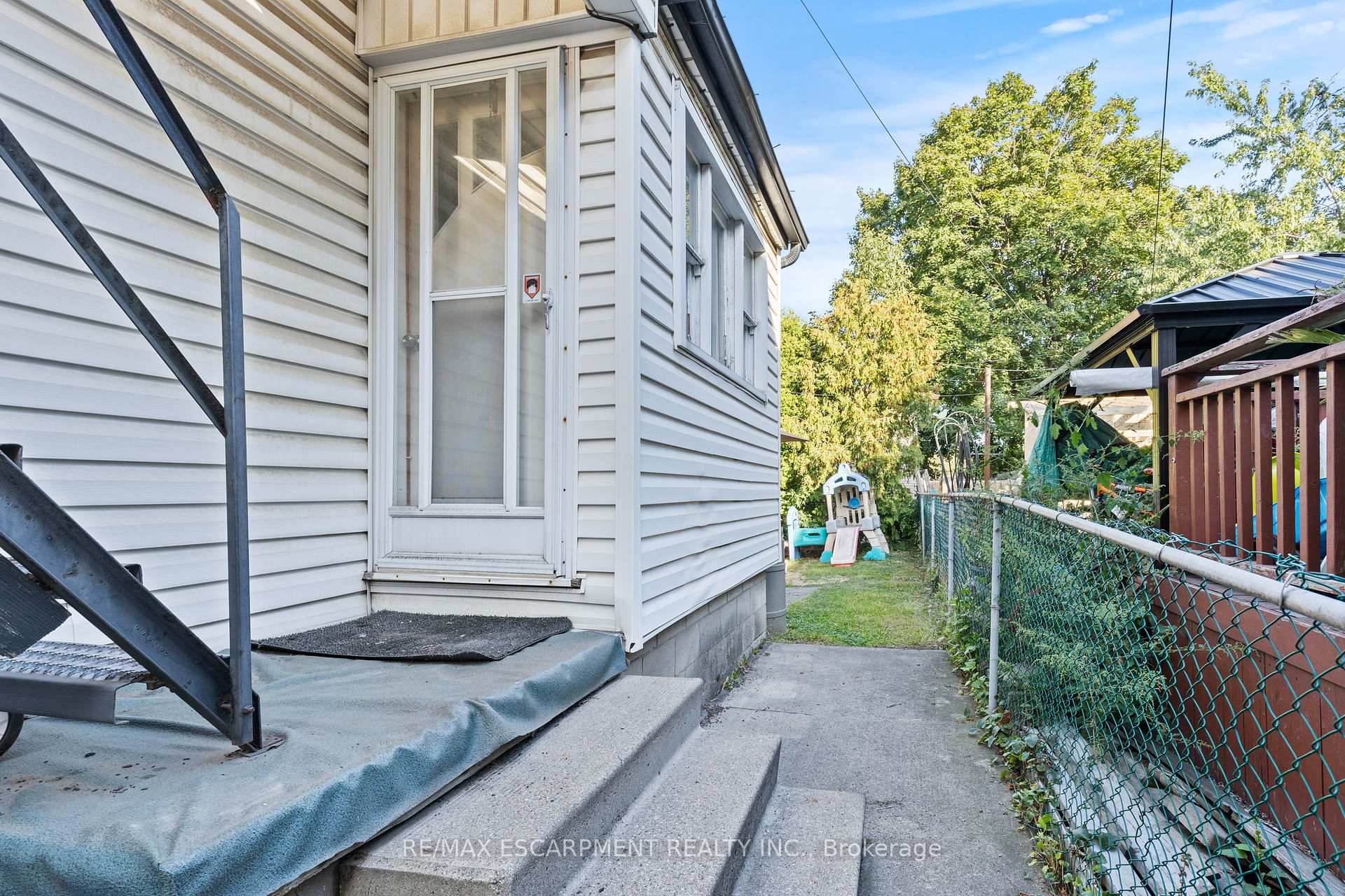 Photo 27 of 30 Frederick Avenue, Hamilton, Crown Point — HOMEH