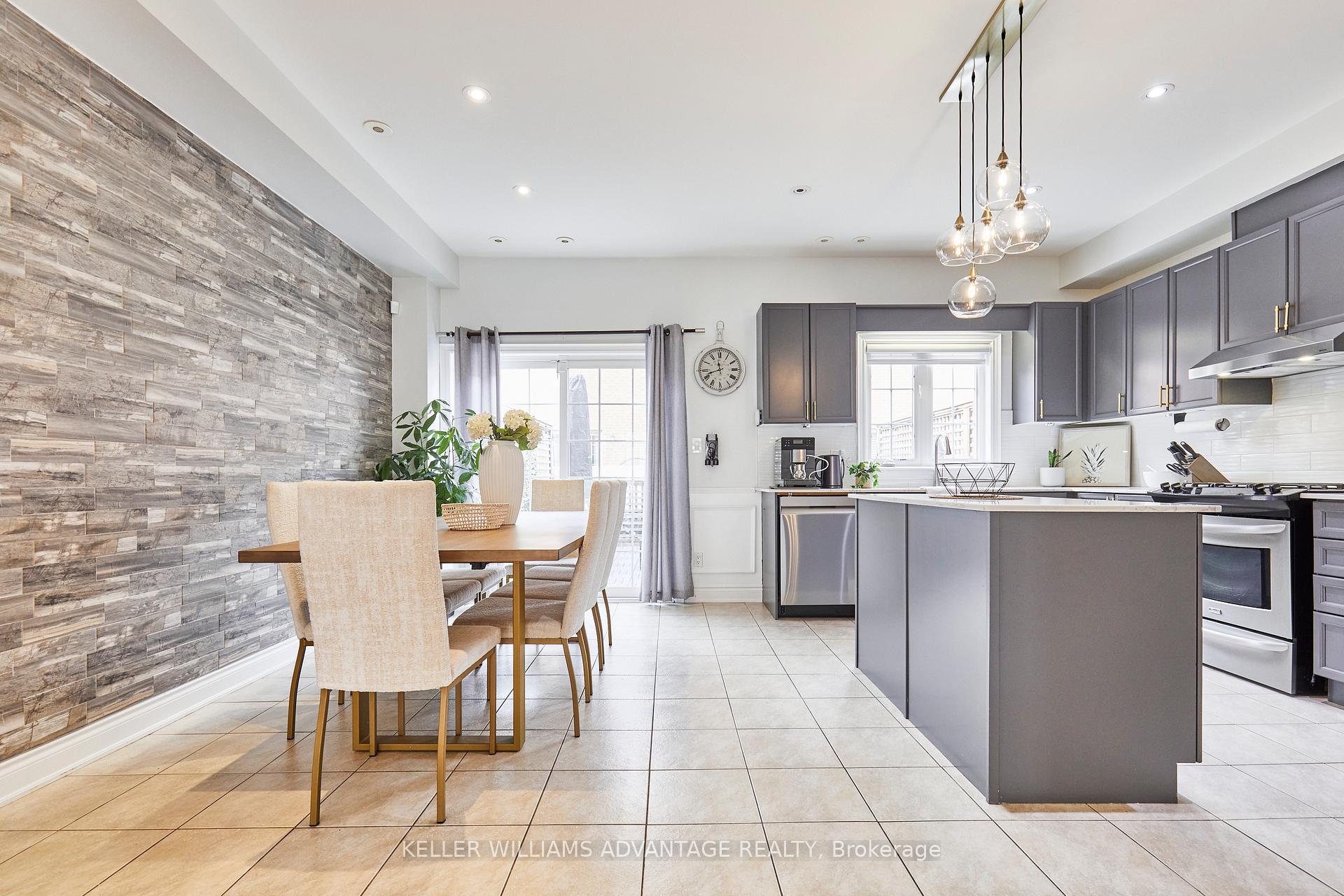 Photo 5 of 16 Isaac Devins Avenue, Vaughan, East Woodbridge — HOMEH