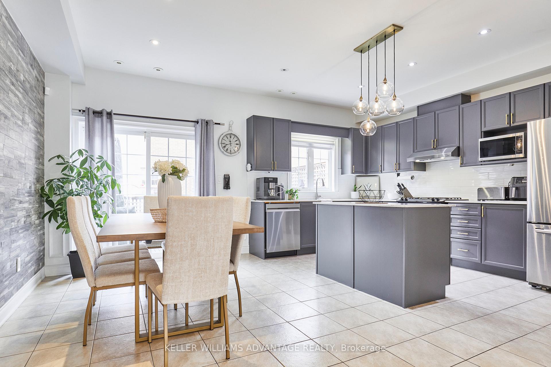 Photo 6 of 16 Isaac Devins Avenue, Vaughan, East Woodbridge — HOMEH