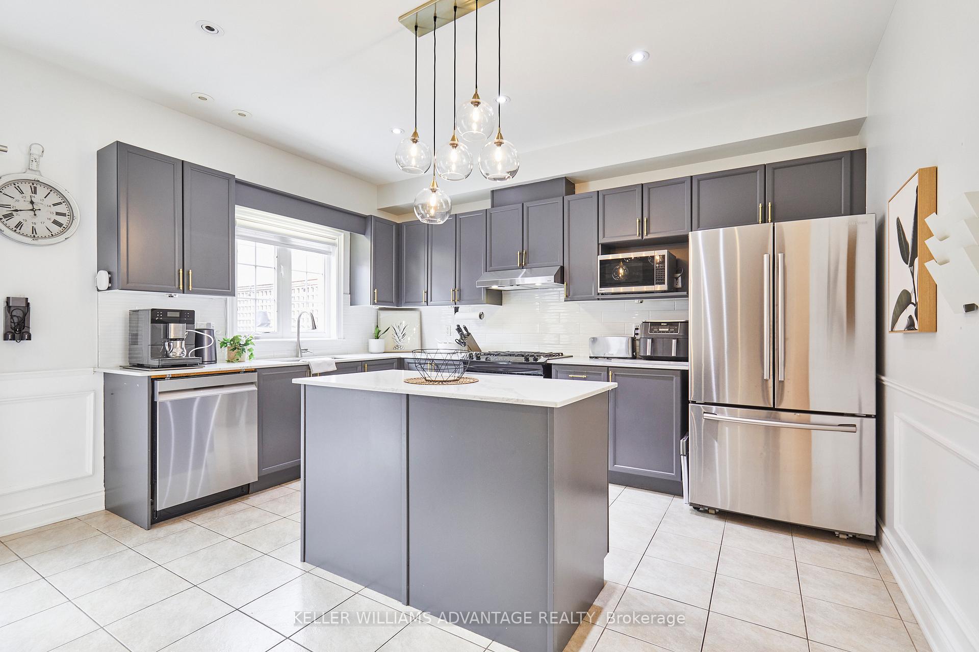 Photo 7 of 16 Isaac Devins Avenue, Vaughan, East Woodbridge — HOMEH
