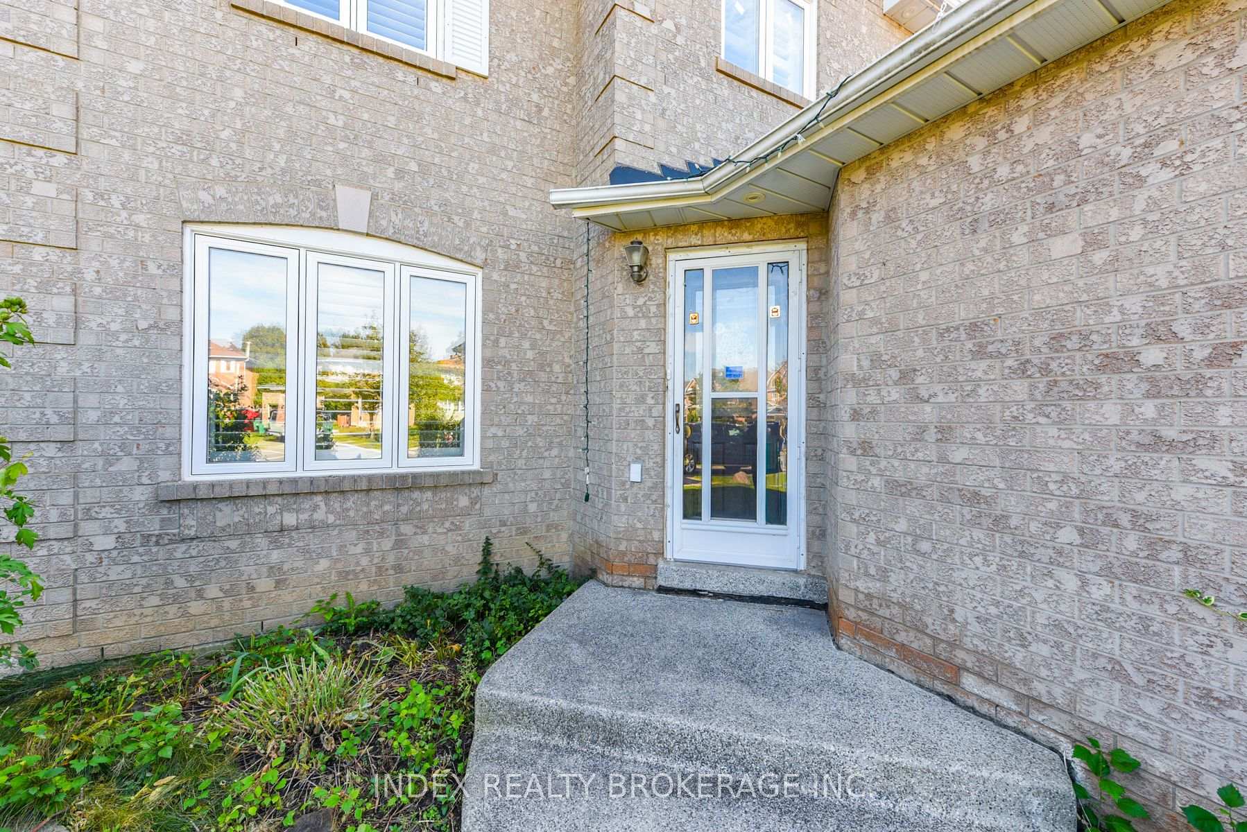 Photo 2 of 81 Mullis Crescent, Brampton, Fletcher's West — HOMEH