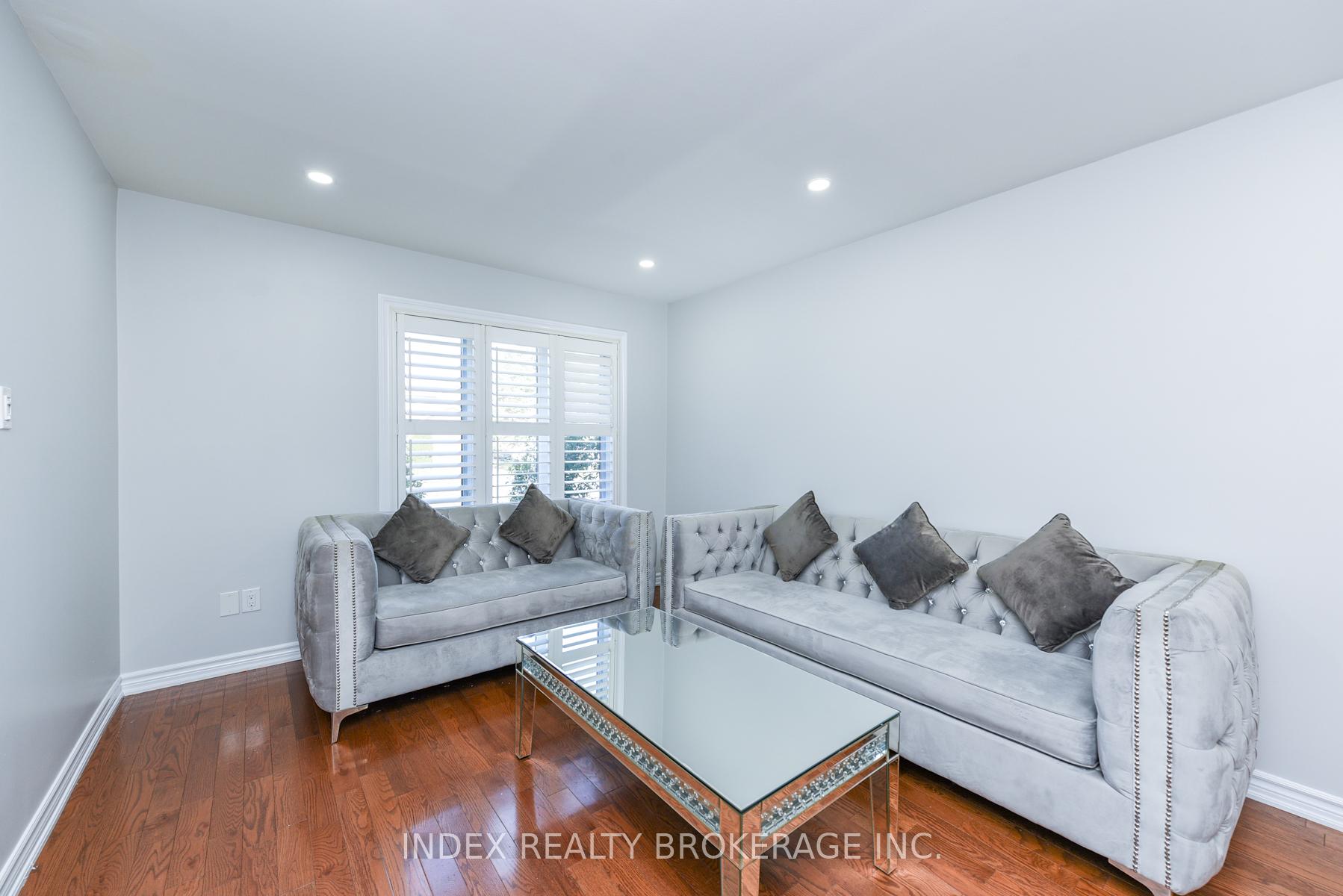 Photo 6 of 81 Mullis Crescent, Brampton, Fletcher's West — HOMEH