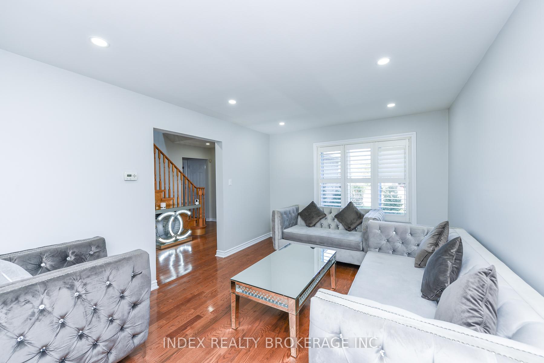Photo 7 of 81 Mullis Crescent, Brampton, Fletcher's West — HOMEH