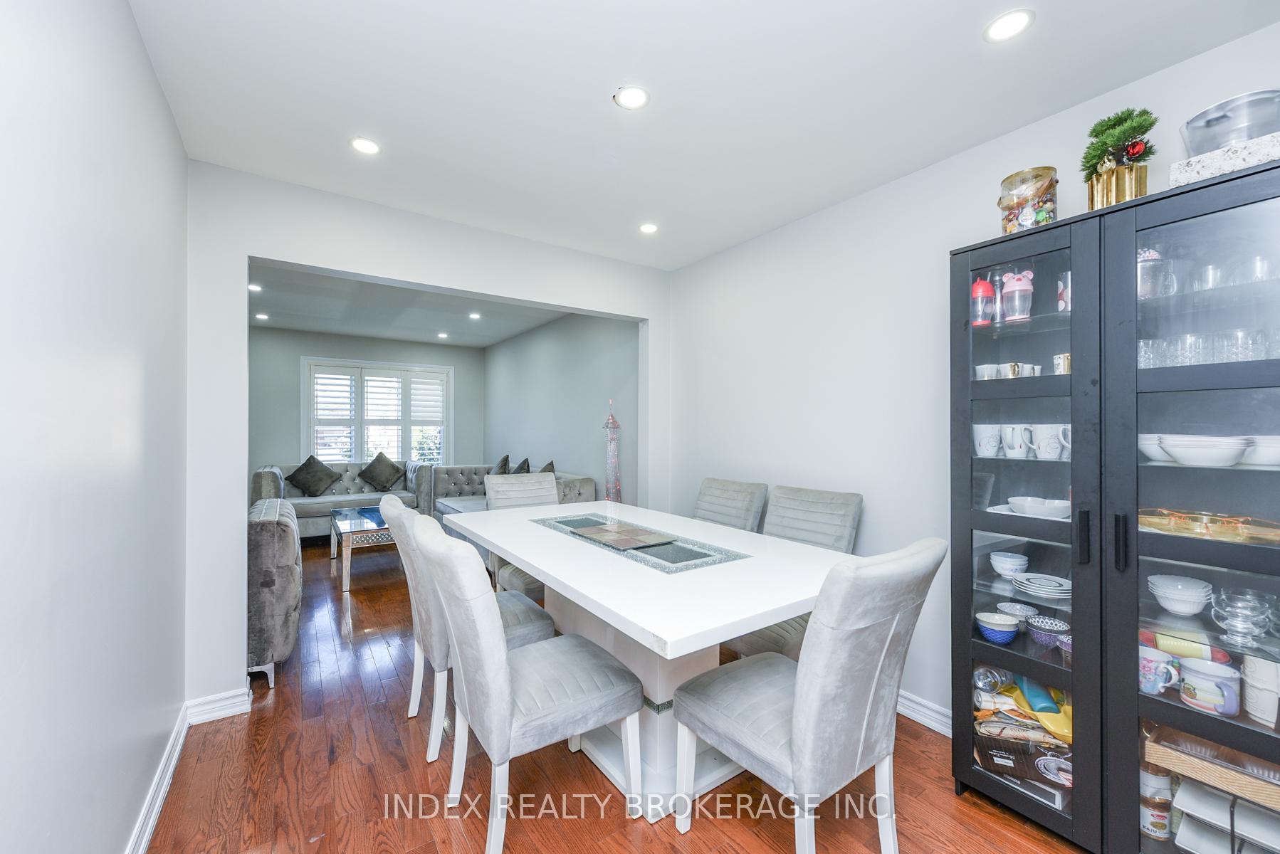 Photo 9 of 81 Mullis Crescent, Brampton, Fletcher's West — HOMEH