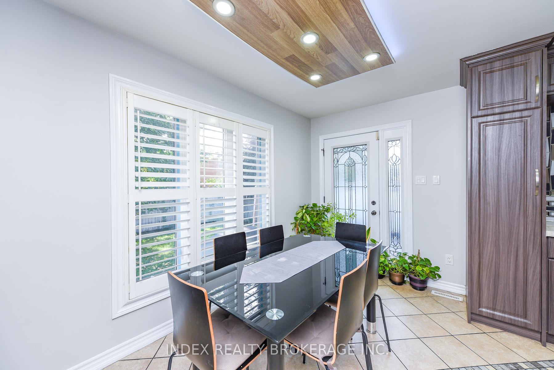 Photo 10 of 81 Mullis Crescent, Brampton, Fletcher's West — HOMEH