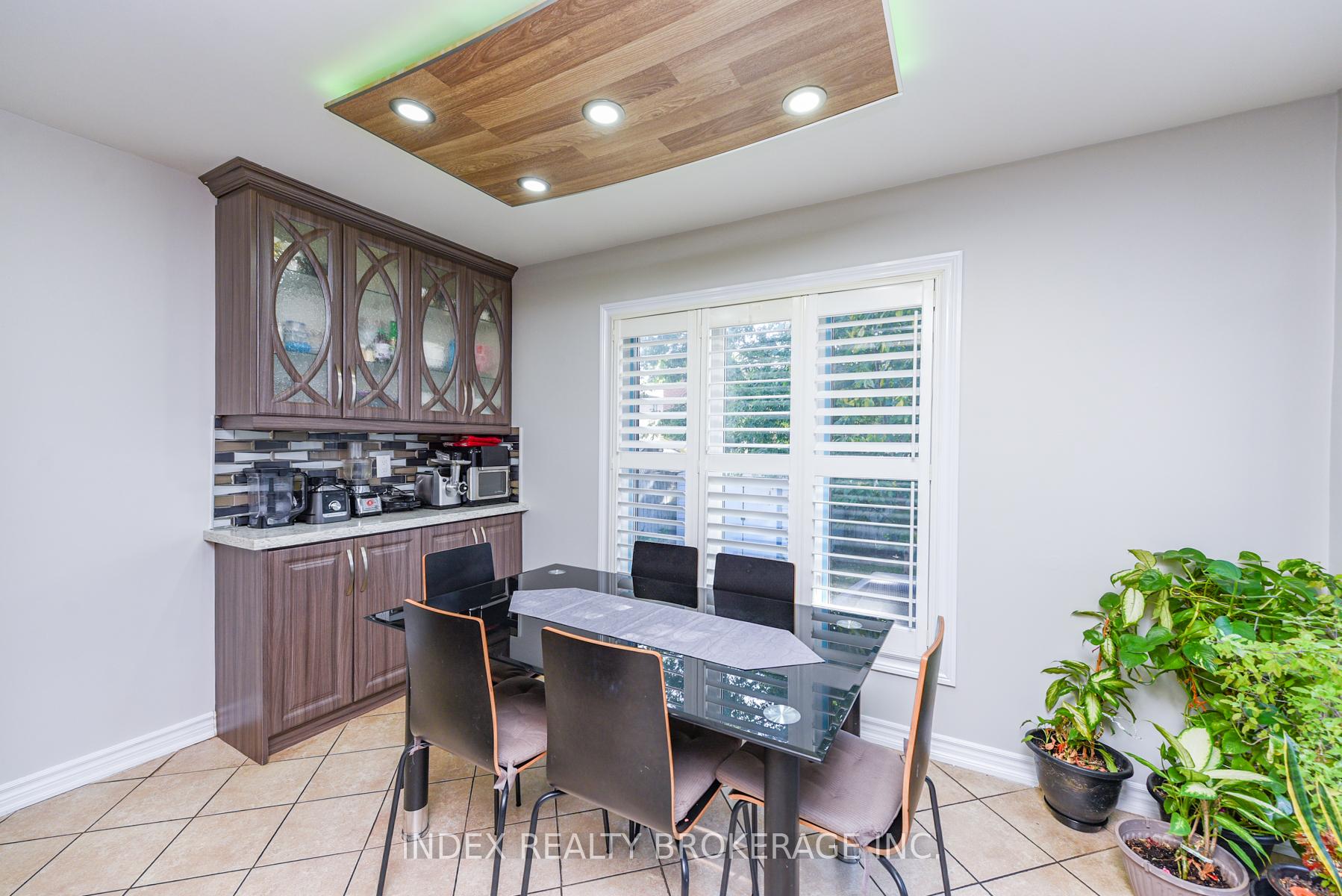 Photo 11 of 81 Mullis Crescent, Brampton, Fletcher's West — HOMEH