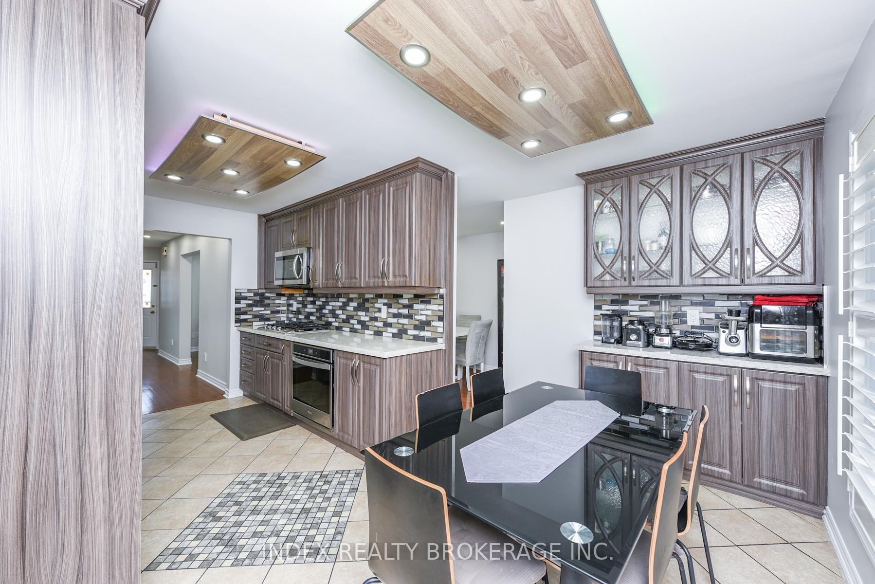 Photo 12 of 81 Mullis Crescent, Brampton, Fletcher's West — HOMEH