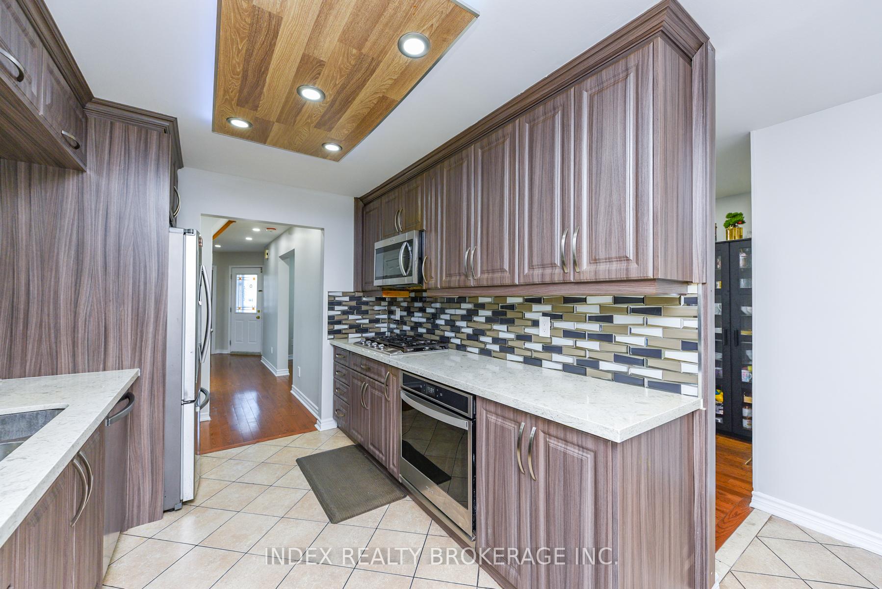 Photo 13 of 81 Mullis Crescent, Brampton, Fletcher's West — HOMEH