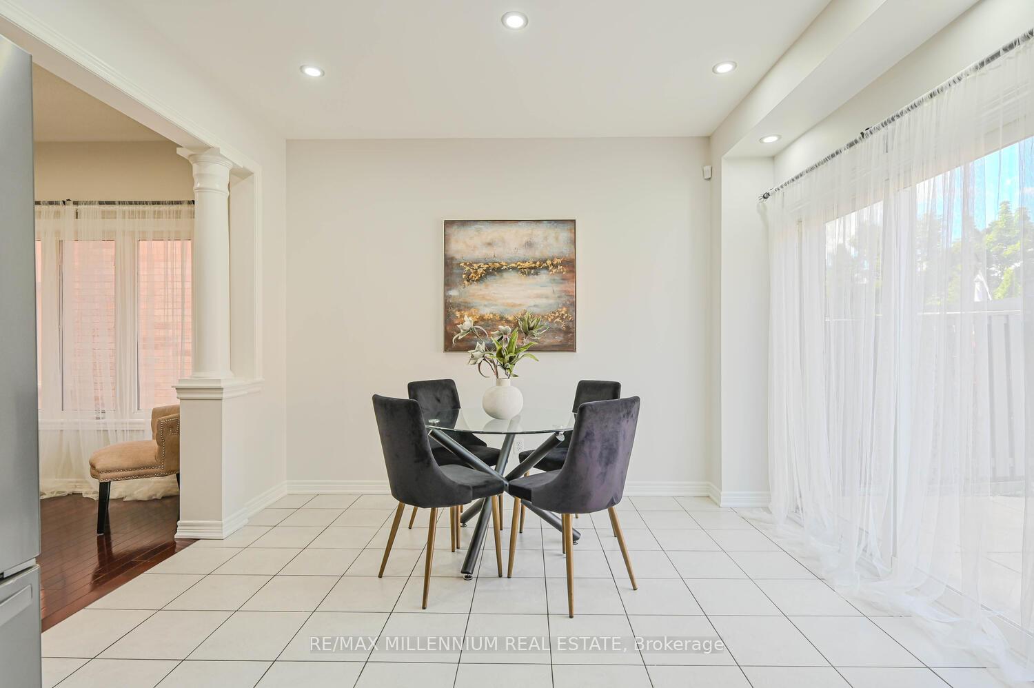 Photo 10 of 56 Attview Crescent, Brampton, Bram East — HOMEH