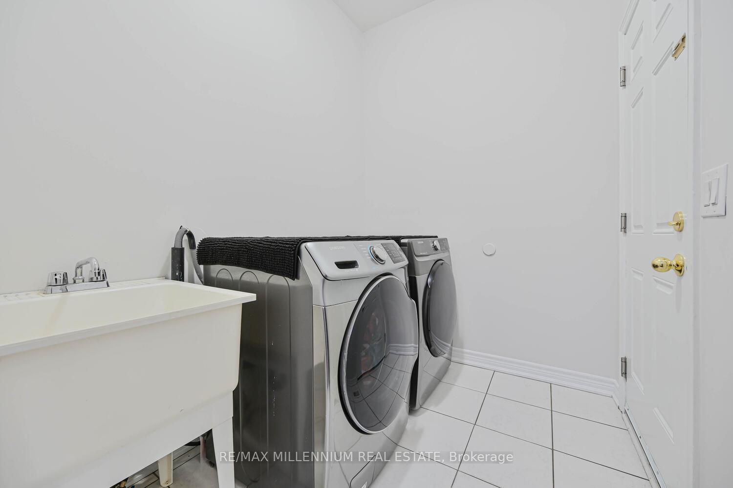 Photo 14 of 56 Attview Crescent, Brampton, Bram East — HOMEH
