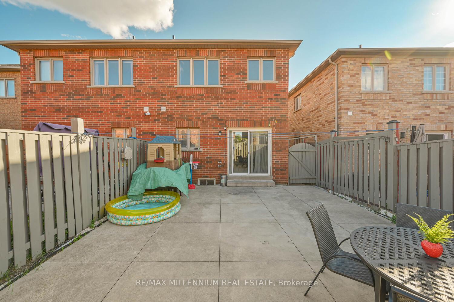 Photo 38 of 56 Attview Crescent, Brampton, Bram East — HOMEH