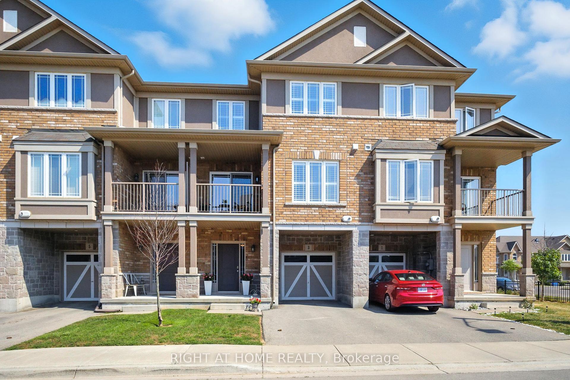 Photo 1 of 3 Bloom Crescent, Hamilton, Stoney Creek Mountain — HOMEH