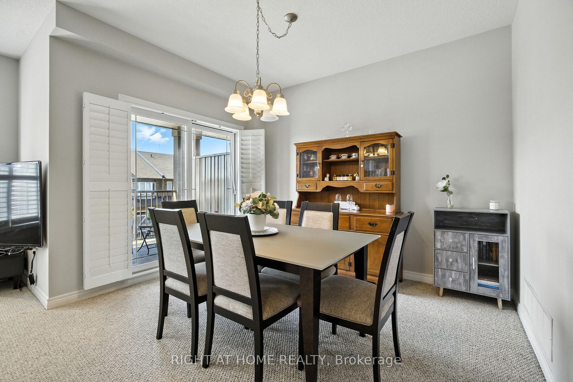 Photo 15 of 3 Bloom Crescent, Hamilton, Stoney Creek Mountain — HOMEH