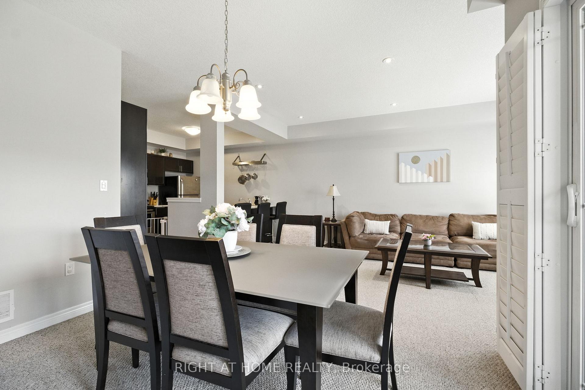 Photo 17 of 3 Bloom Crescent, Hamilton, Stoney Creek Mountain — HOMEH