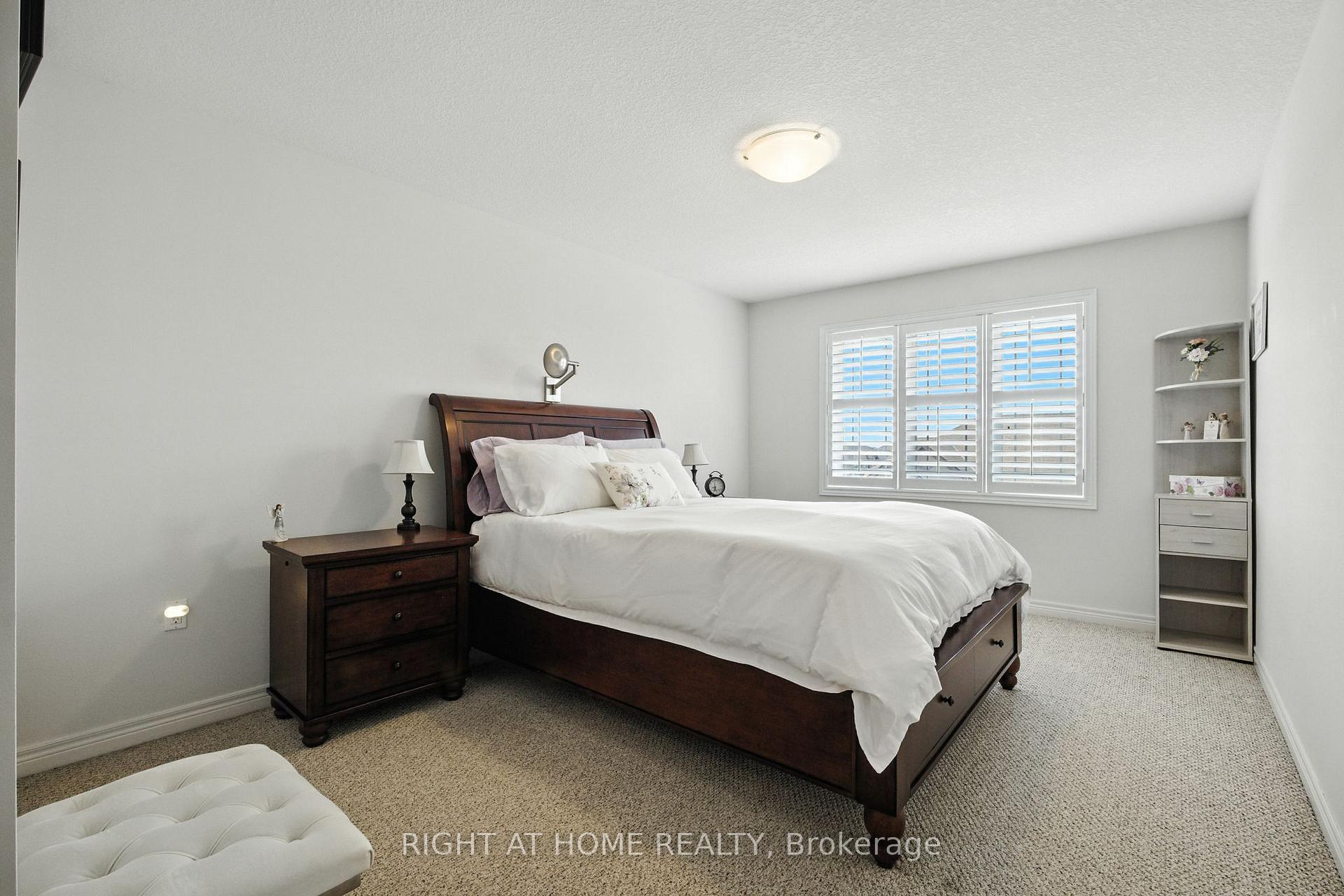 Photo 20 of 3 Bloom Crescent, Hamilton, Stoney Creek Mountain — HOMEH