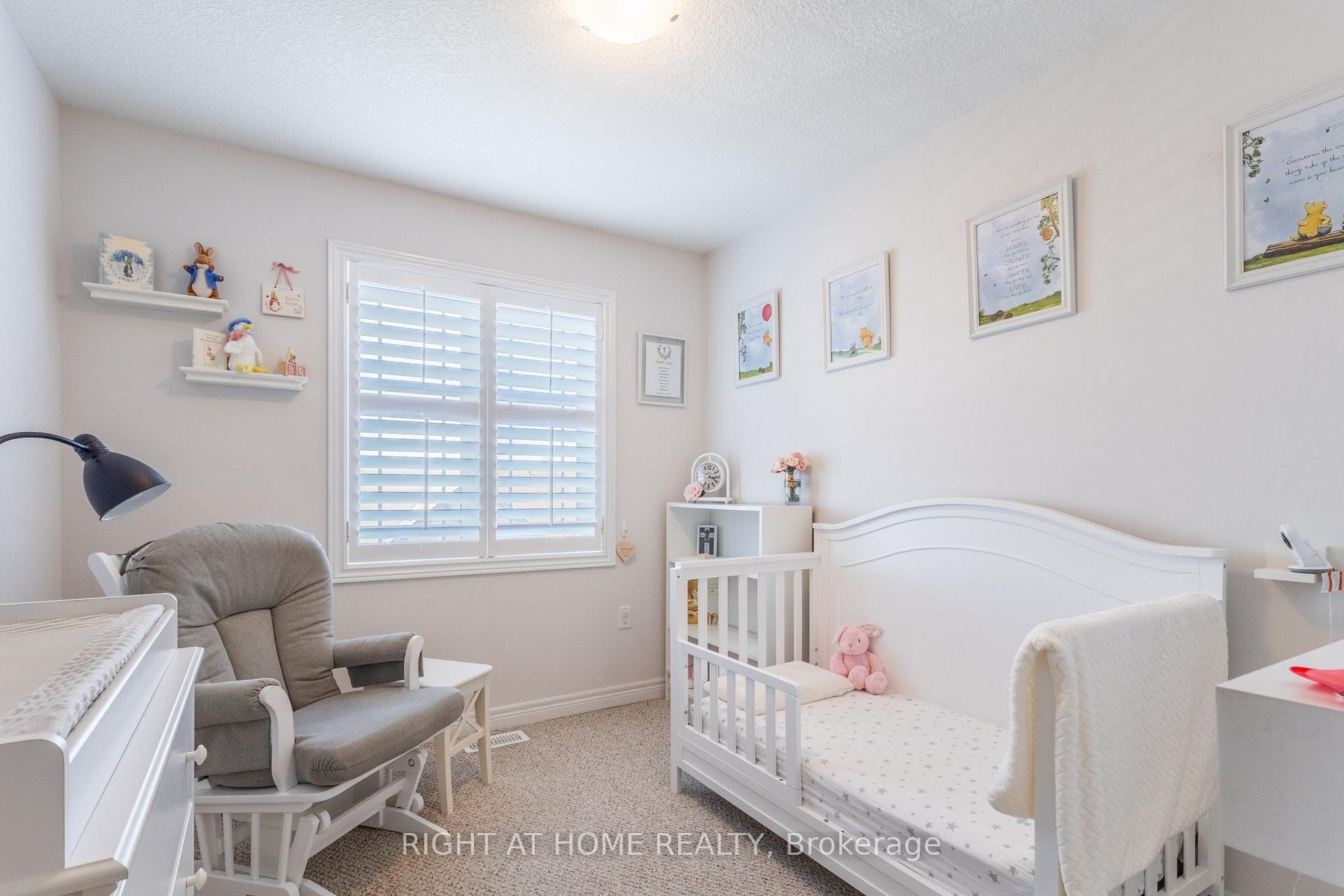 Photo 23 of 3 Bloom Crescent, Hamilton, Stoney Creek Mountain — HOMEH