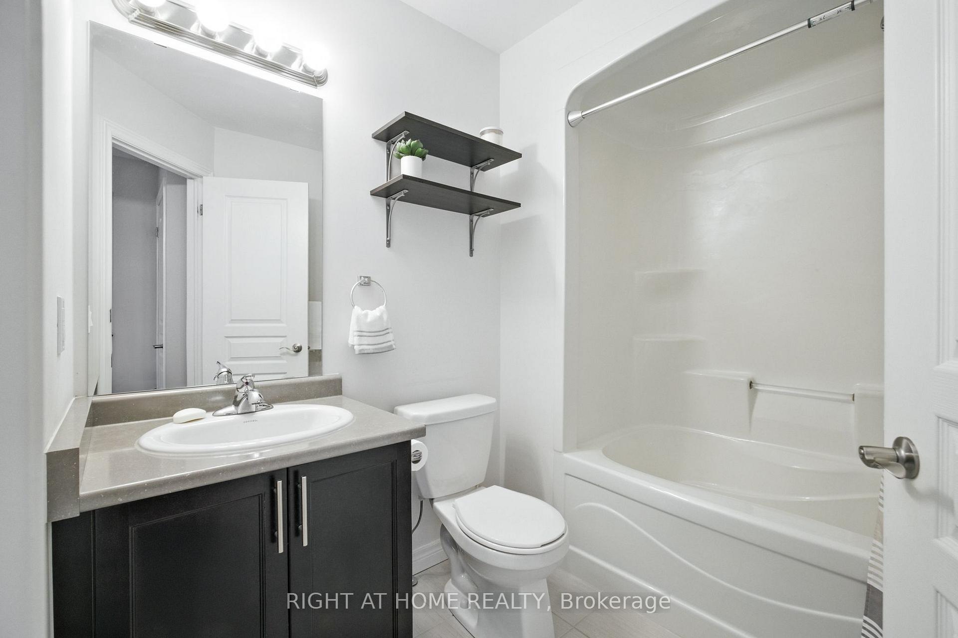 Photo 24 of 3 Bloom Crescent, Hamilton, Stoney Creek Mountain — HOMEH