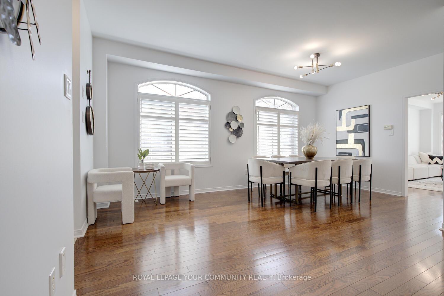 Photo 5 of 2 Catalpa Crescent, Vaughan, Patterson — HOMEH