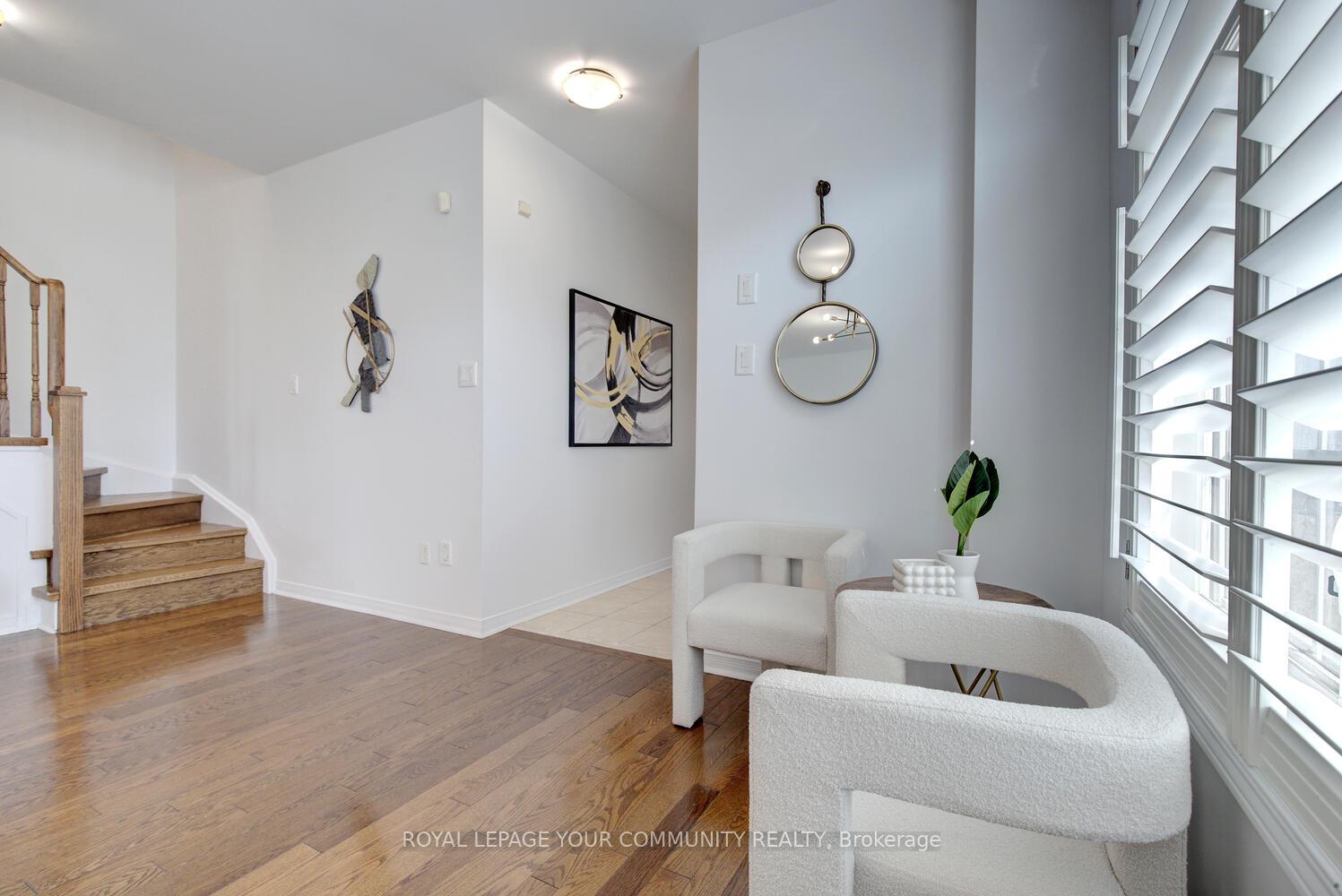 Photo 7 of 2 Catalpa Crescent, Vaughan, Patterson — HOMEH
