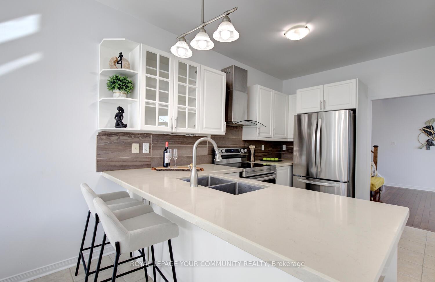 Photo 18 of 2 Catalpa Crescent, Vaughan, Patterson — HOMEH