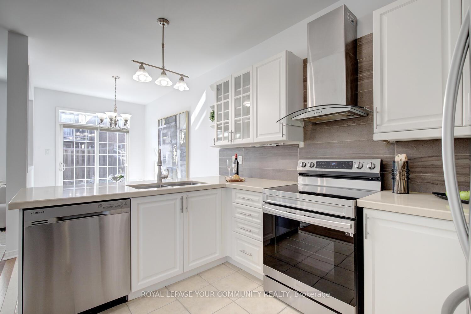 Photo 20 of 2 Catalpa Crescent, Vaughan, Patterson — HOMEH