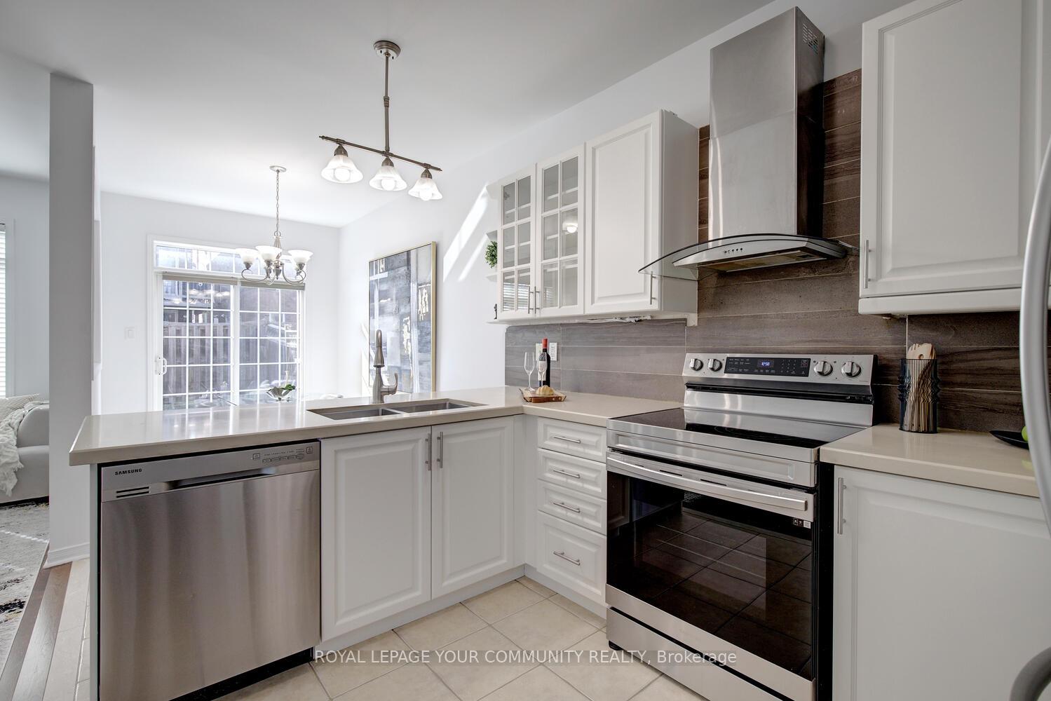 Photo 23 of 2 Catalpa Crescent, Vaughan, Patterson — HOMEH