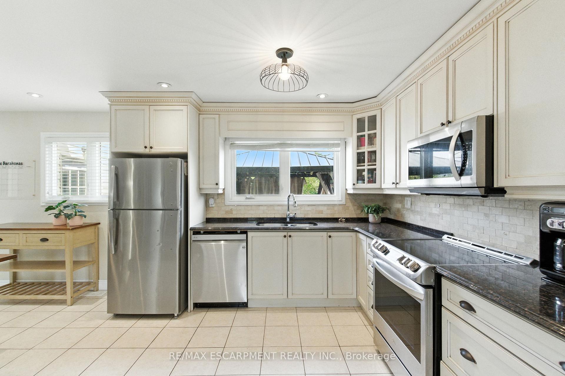 Photo 11 of 289 East 25th Street, Hamilton, Eastmount — HOMEH