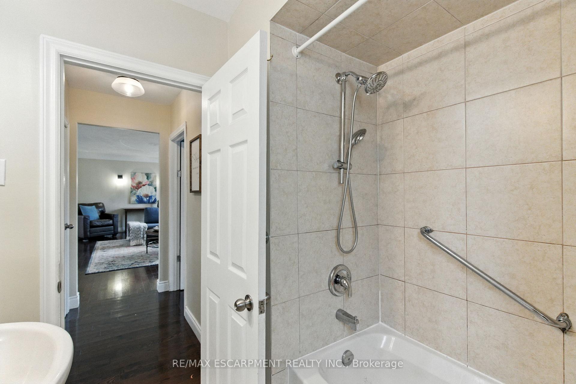 Photo 23 of 289 East 25th Street, Hamilton, Eastmount — HOMEH