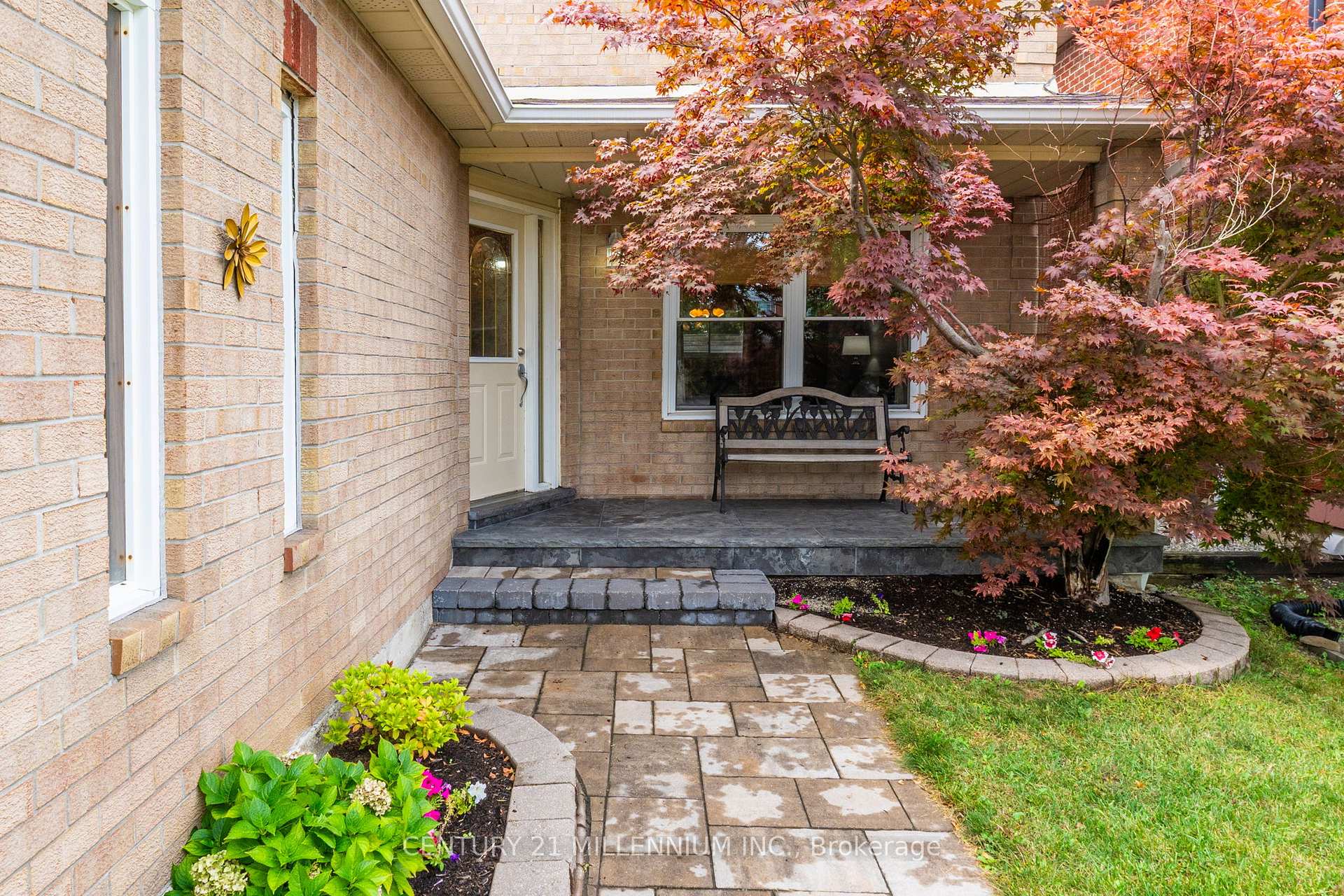 Photo 3 of 116 Wexford Road, Brampton, Heart Lake West — HOMEH