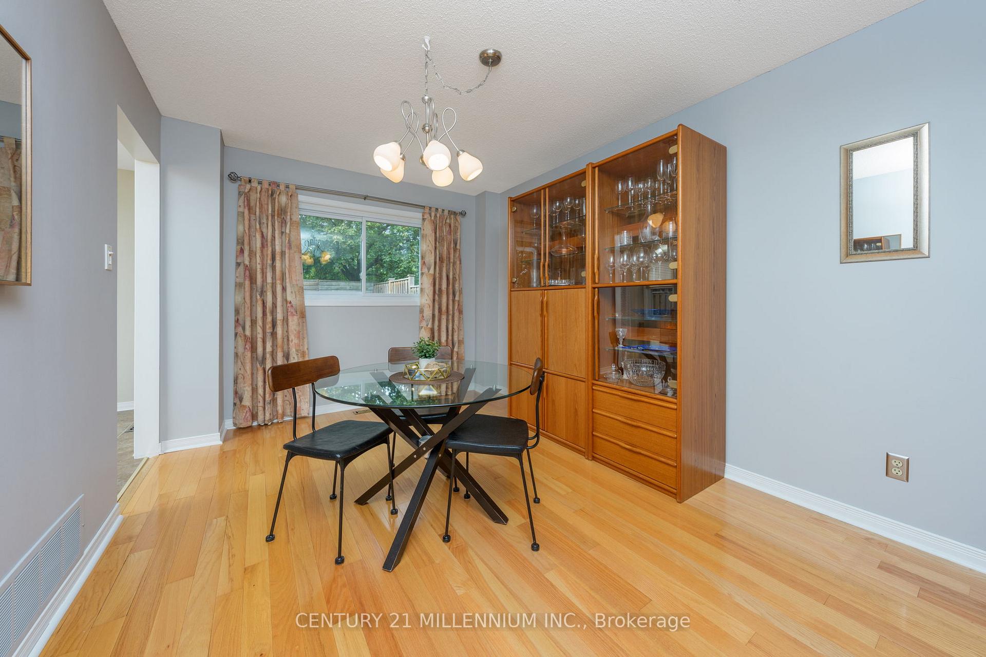 Photo 10 of 116 Wexford Road, Brampton, Heart Lake West — HOMEH