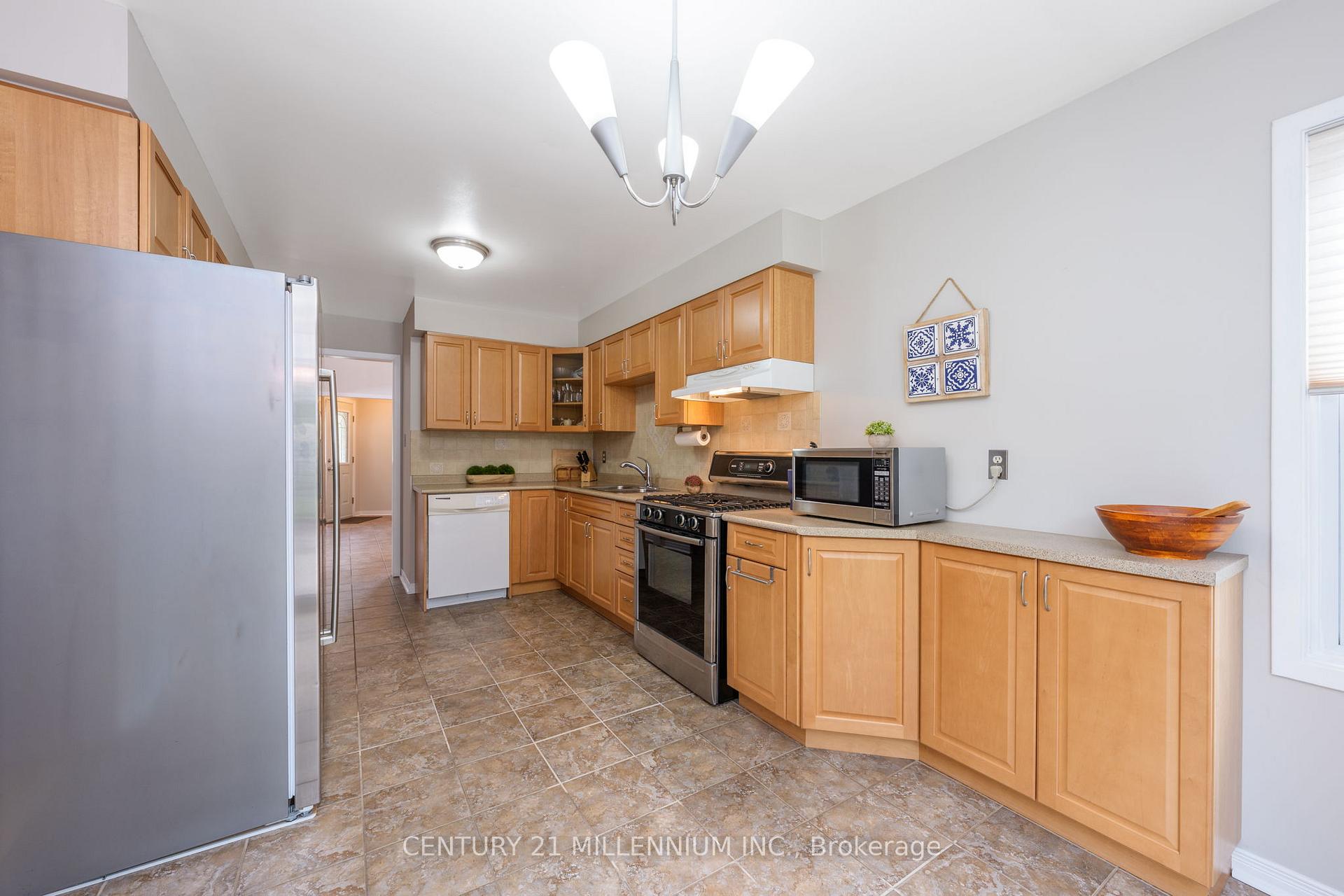 Photo 13 of 116 Wexford Road, Brampton, Heart Lake West — HOMEH