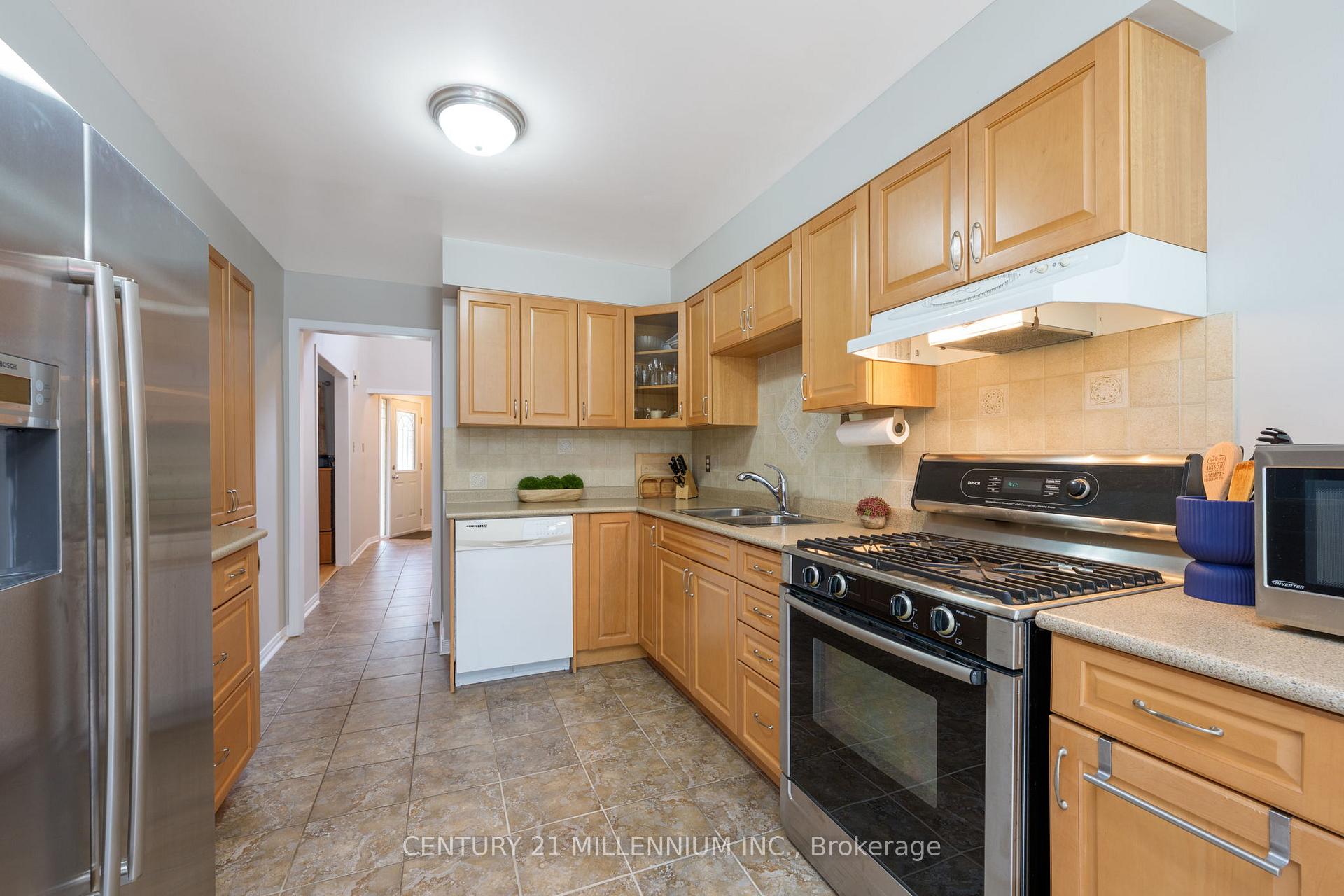 Photo 14 of 116 Wexford Road, Brampton, Heart Lake West — HOMEH