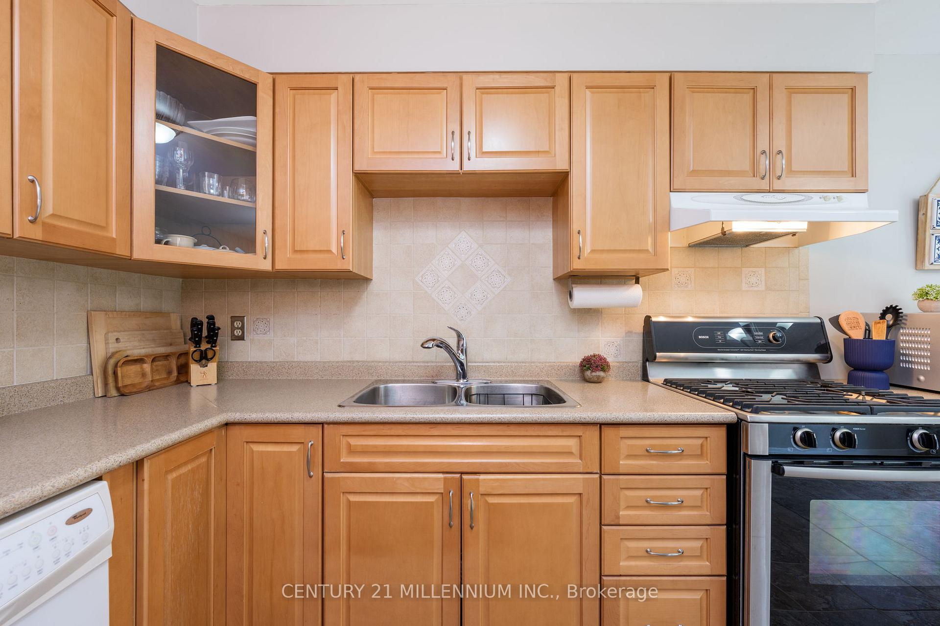 Photo 15 of 116 Wexford Road, Brampton, Heart Lake West — HOMEH