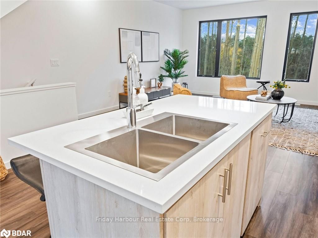 Photo 12 of 28 Rainwater Drive, Barrie, Holly — HOMEH