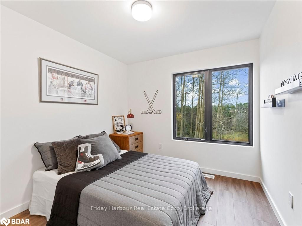 Photo 20 of 28 Rainwater Drive, Barrie, Holly — HOMEH