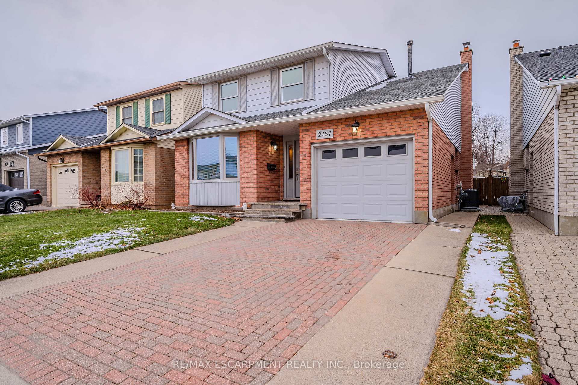 Photo 2 of 2187 Melissa Crescent, Burlington, Brant Hills — HOMEH