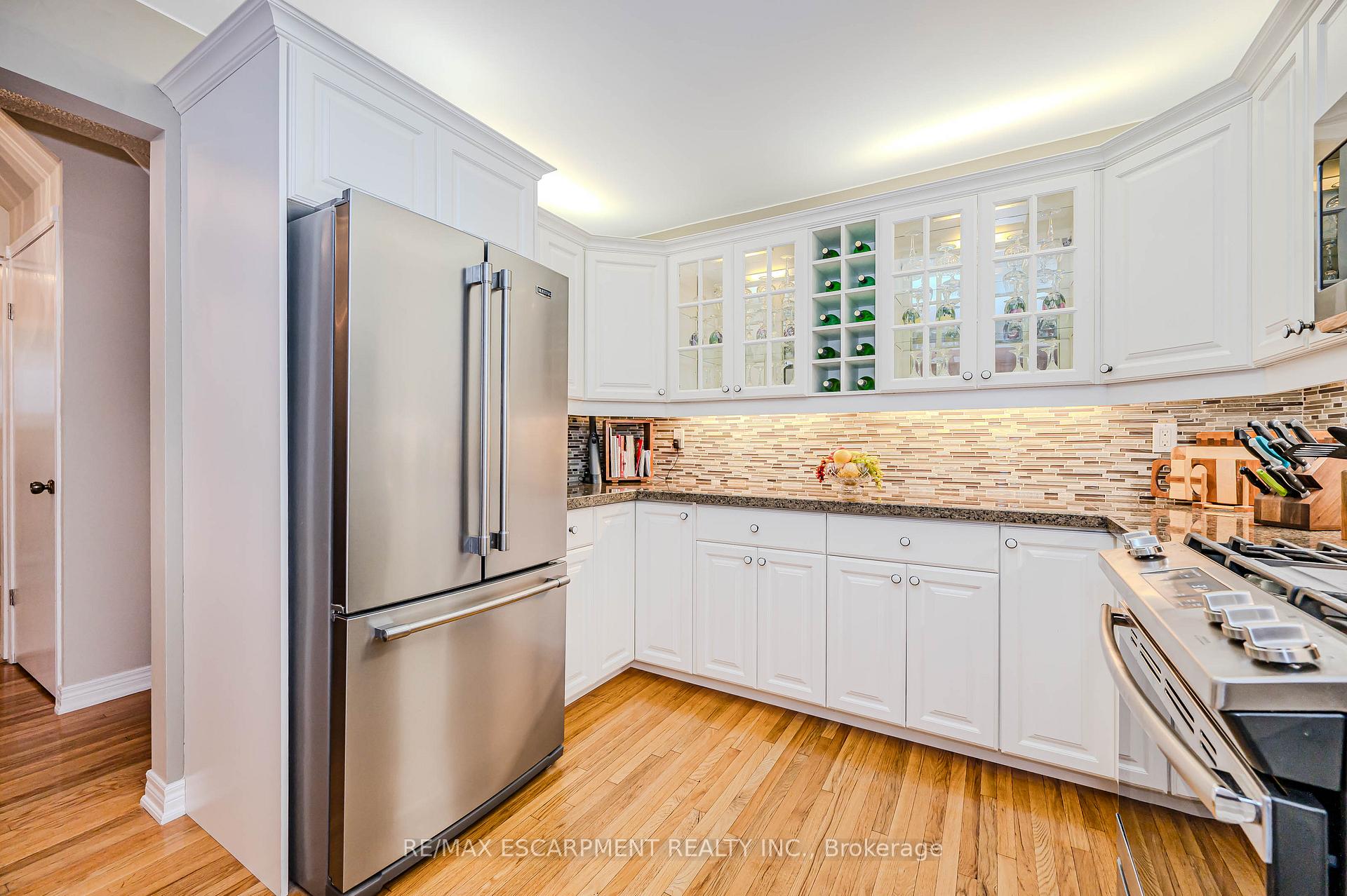 Photo 9 of 2187 Melissa Crescent, Burlington, Brant Hills — HOMEH