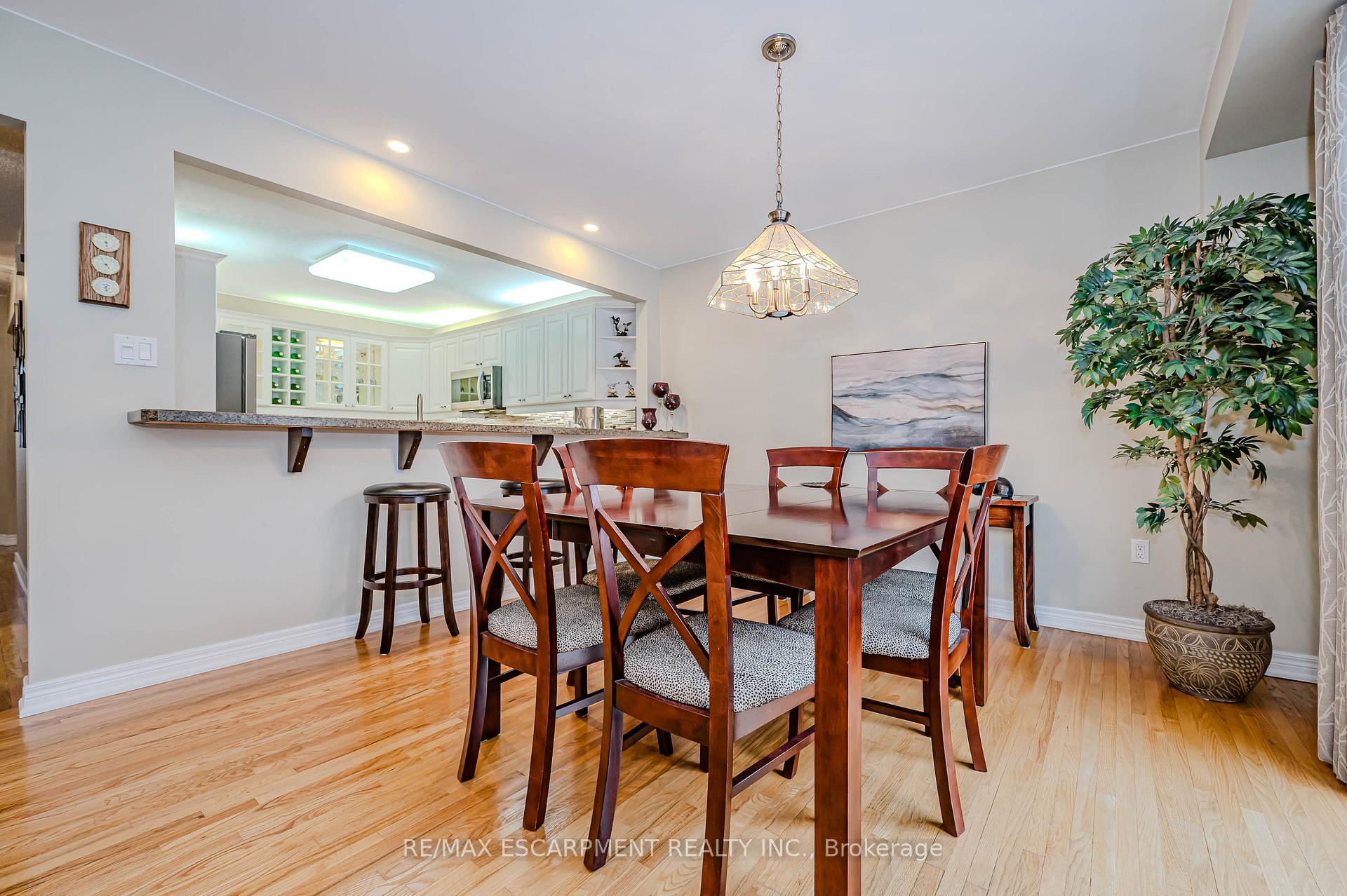Photo 10 of 2187 Melissa Crescent, Burlington, Brant Hills — HOMEH