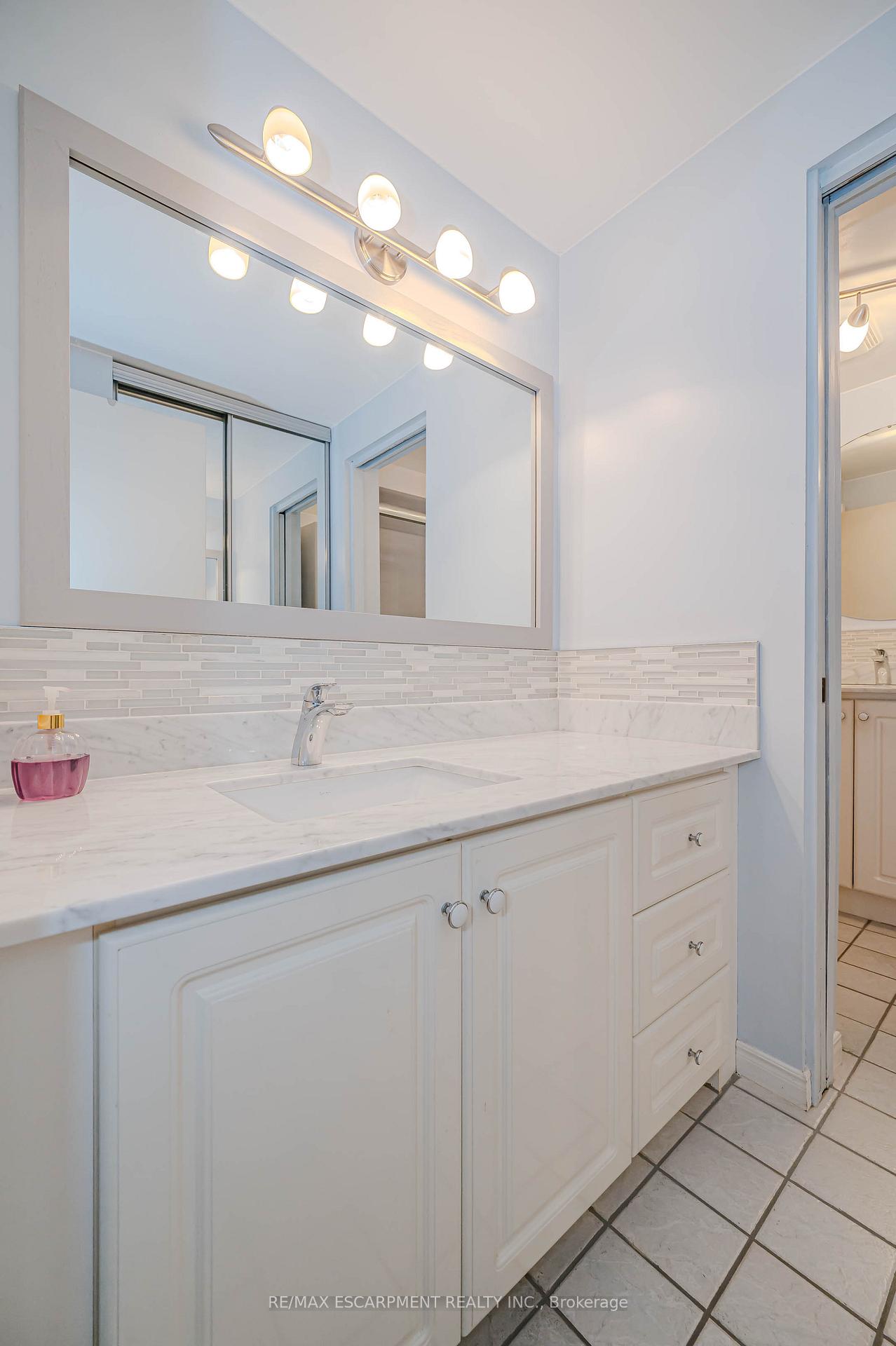 Photo 23 of 2187 Melissa Crescent, Burlington, Brant Hills — HOMEH