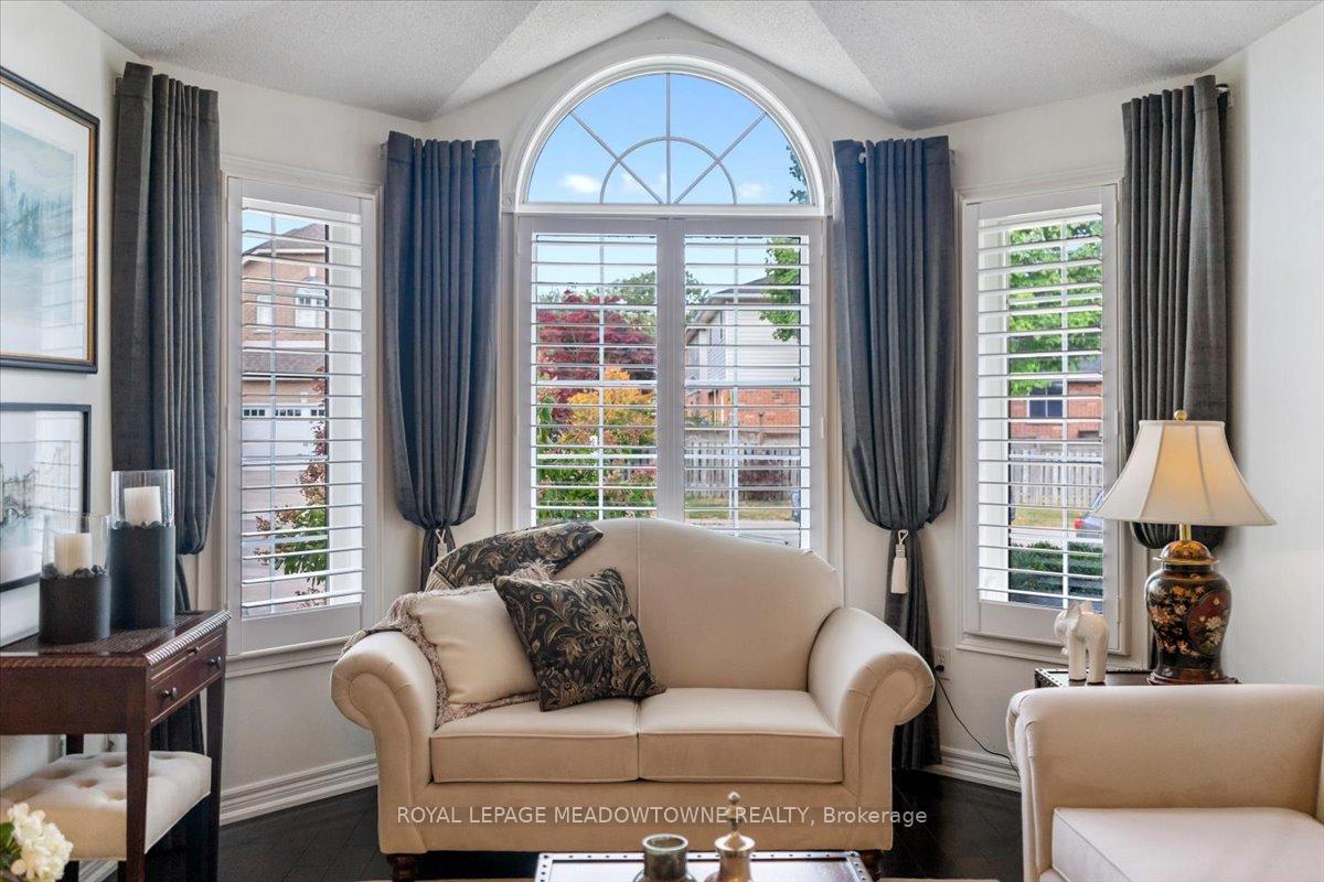 Photo 9 of 59 Massena Drive, Hamilton, Barnstown — HOMEH